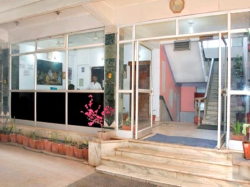 Hotels and Home stays near Central Secretariat Metro Station New