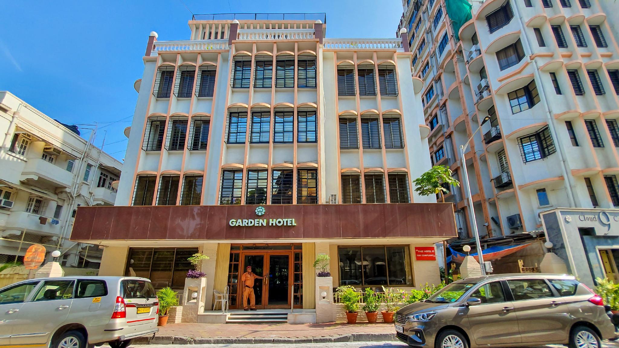 Hotels and Home stays near Chhatrapati Shivaji Terminus Railway Station