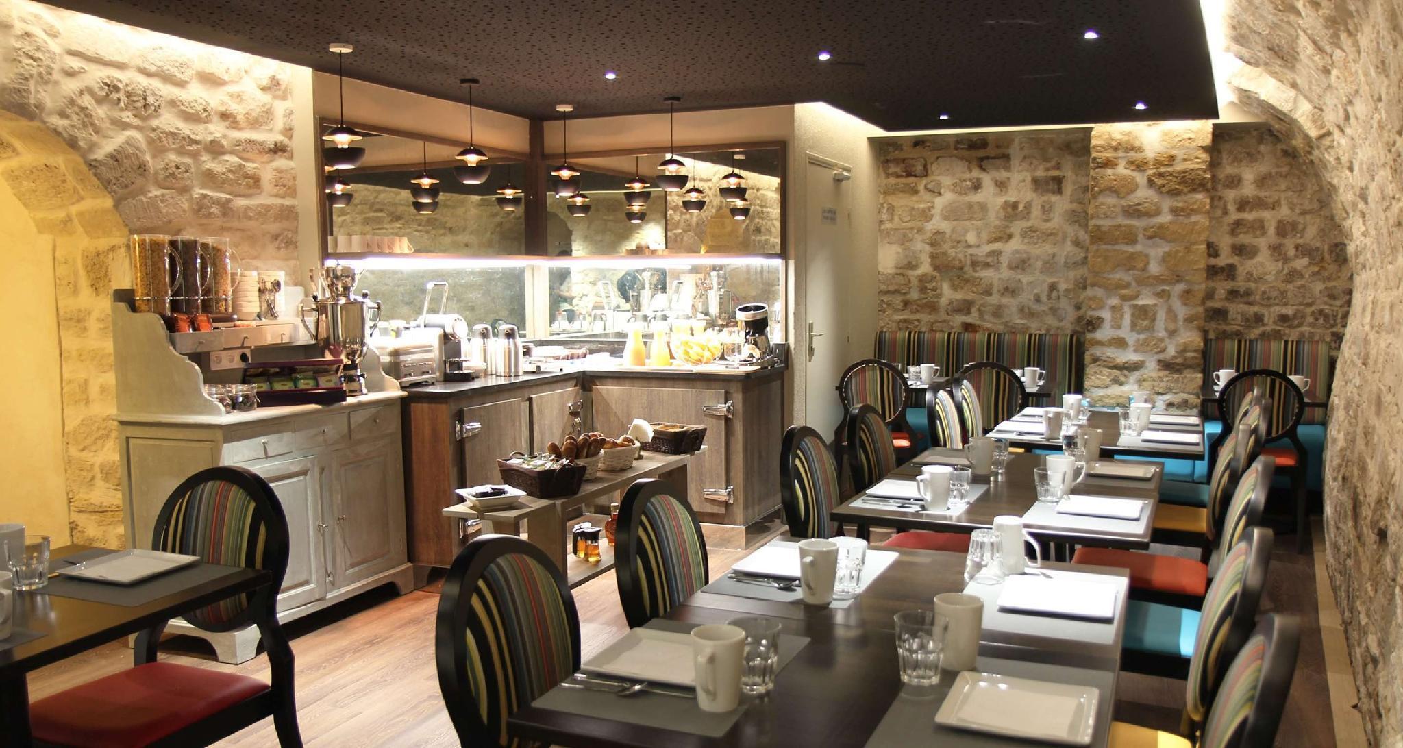 Hotels and Home stays near Falguiere Metro Station Paris