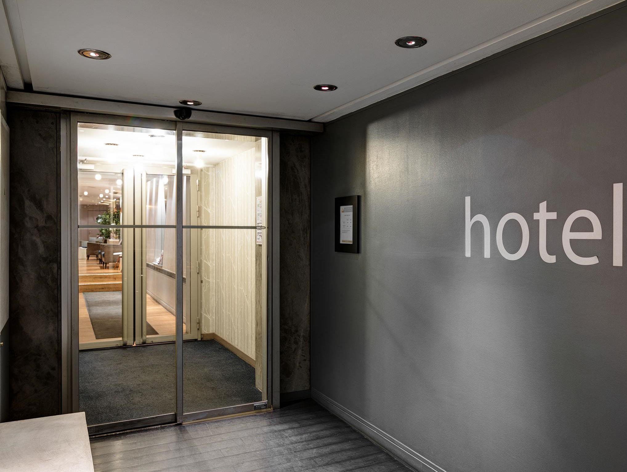 Hotels and Home stays near Wagram Metro Station Paris