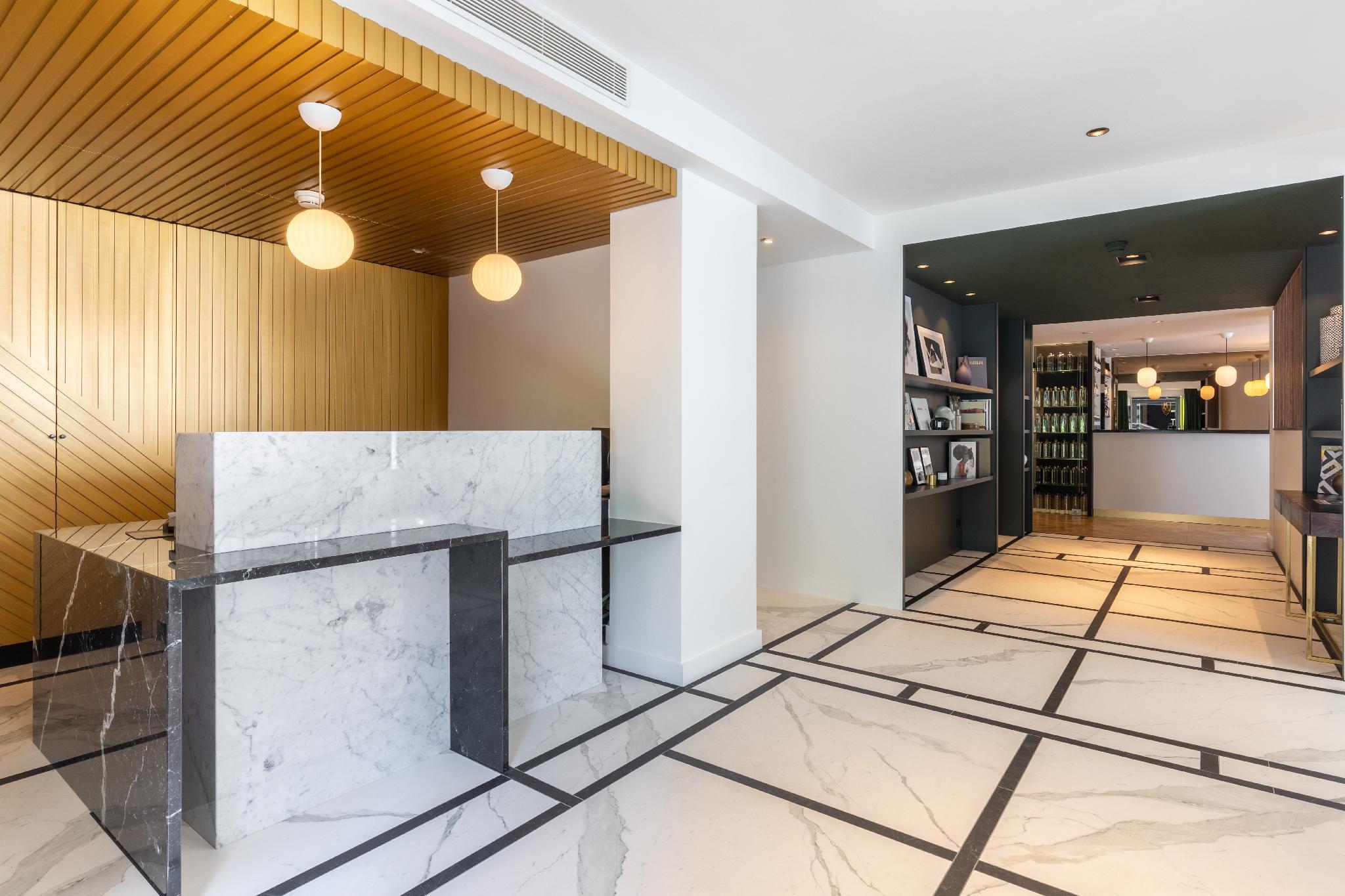 Hotels and Home stays near Picpus Metro Station Paris