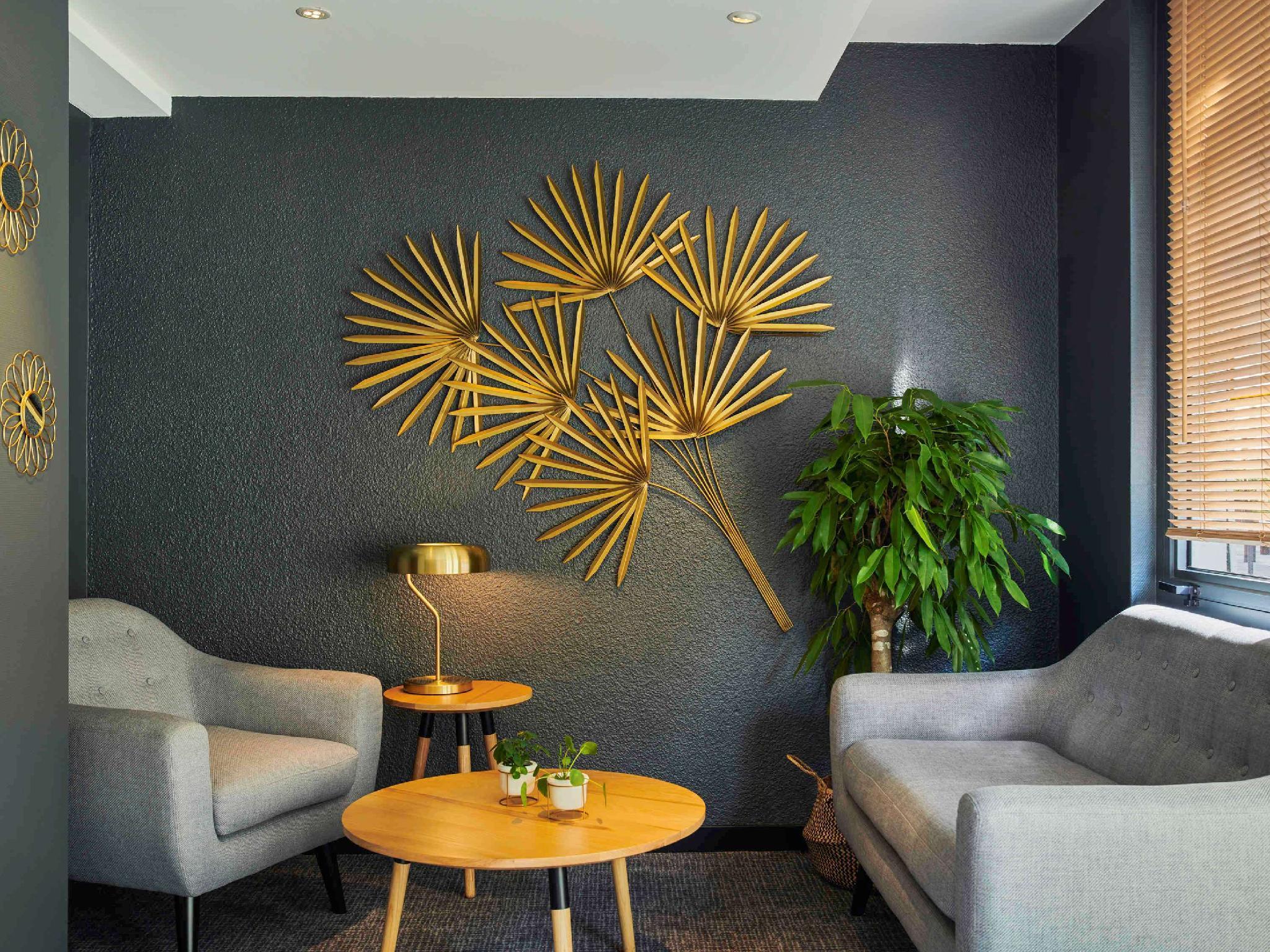 Hotels and Home stays near Porte Des Lilas Metro Station Paris