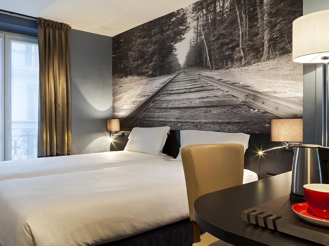 Hotels and Home stays near Tuileries Metro Station Paris