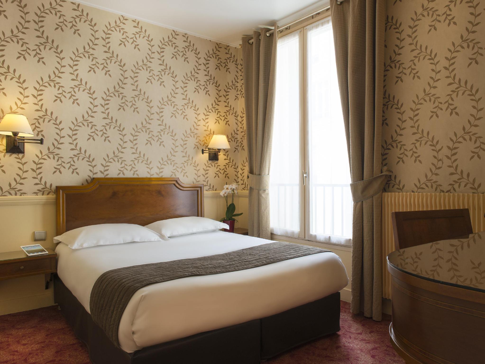 Hotels and Home stays near Jules Joffrin Metro Station Paris