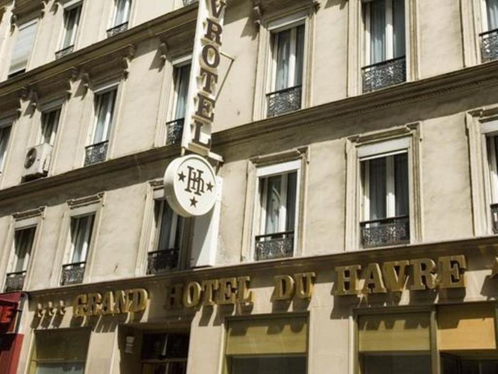 Hotels and Home stays near Notre Dame Des Champs Metro