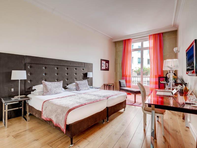 Hotels and Home stays near Corvisart Metro Station Paris